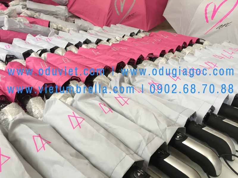 xưởng sản xuất ô dù cầm tay in logo quảng cáo